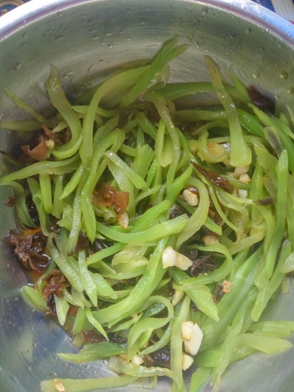 快手凉拌莴苣