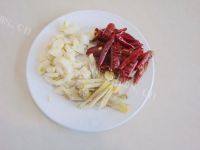 记忆中的腌菜炒肉做法图解3)