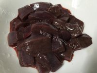 美味的麻油炒猪肝做法图解2)