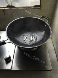 美味的香酥葱油饼做法图解4)