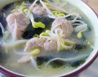 螺旋藻豆芽肉片汤做法图解10)