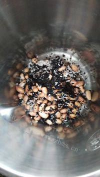 美味的花生芝麻糊做法图解4)