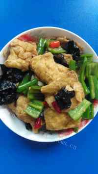 家常菜青椒豆腐