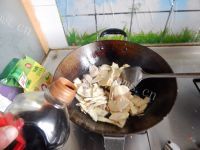 美味的春笋炒肉做法图解6)
