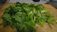 家常菜素炒菠菜做法图解2)