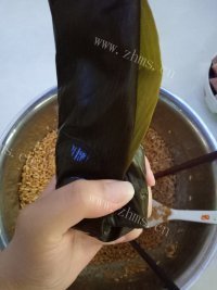 自制腊肉粽子做法图解11)