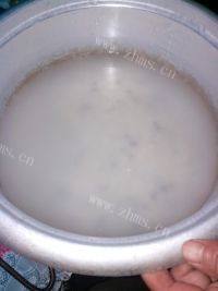 简易的黑米饭做法图解3)