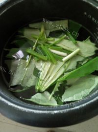 自制荷叶鸭腿冬瓜汤做法图解5)