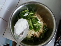 简单的黄瓜拌豆皮做法图解6)