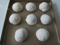 自制豆沙小餐包做法图解11)