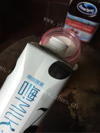 美味莓汁苹果奶昔做法图解4)