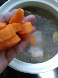 莲藕排骨汤做法图解8)