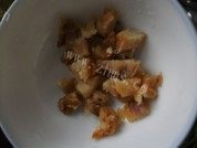 口感丰富的咸鱼鸡粒炒饭做法图解1)