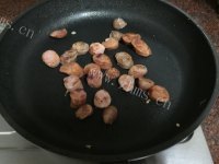 好吃的香肠玉米蛋炒饭做法图解5)