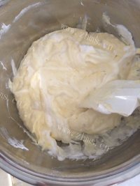 美味的轻乳酪芝士蛋糕做法图解5)