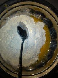 电饭煲版蛋糕做法图解5)
