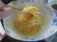 味道不错的凉拌土豆丝做法图解8)