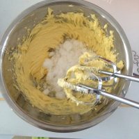 好吃的奶味小曲奇饼干做法图解3)