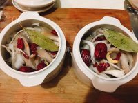 浓香菌菇猪蹄汤做法图解6)