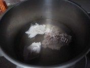 清炖偏口鱼做法图解1)