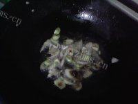自己做的白菜焖馒头做法图解4)