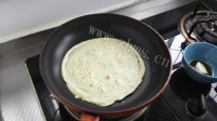 美味的早餐鸡蛋卷饼做法图解8)