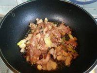 家常菜花菜炒肉片做法图解9)