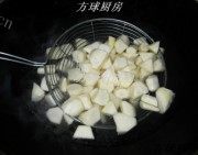 茭白炒豌豆做法图解3)