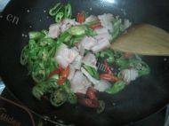 开胃下饭菜小炒肉做法图解6)