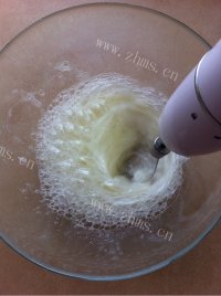 色味俱佳的可可戚风蛋糕做法图解7)