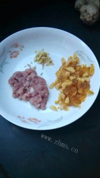 特色美食皮蛋瘦肉粥做法图解1)