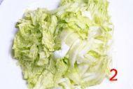 健康的猪肉白菜炖粉条做法图解2)