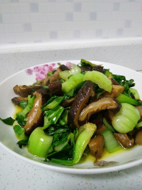 好吃的青菜炒香菇