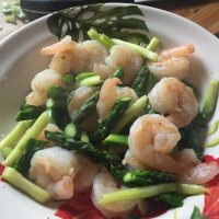 美味的芦笋炒大虾