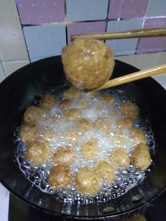 鲜香的肉丸