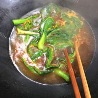 美味的鱼腥菜螺蛳粉做法图解7)