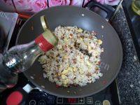 自己做的香菇蛋炒饭做法图解10)
