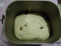 好吃的葡萄干加州吐司做法图解7)