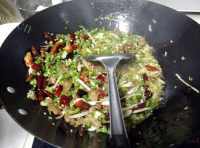 家常菜青椒炒牛肉做法图解9)