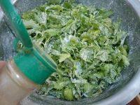 很喜欢的蒸芹菜叶做法图解6)