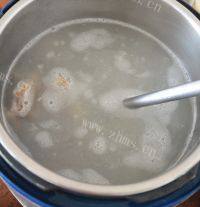 美味的咸骨粥做法图解3)