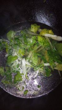 色味俱全的青菜鸡蛋汤做法图解4)