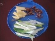 排骨炖豆角做法图解6)