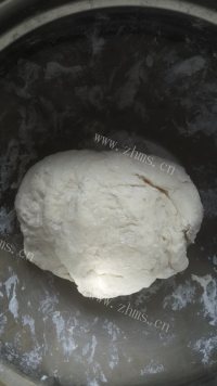 芳香四溢的香肠披萨做法图解3)