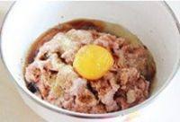 家常菜炸猪肉丸子做法图解4)