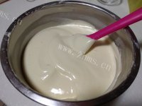 自制虎皮蛋糕卷做法图解9)