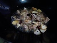 质嫩爽口的黄瓜炒肉做法图解5)