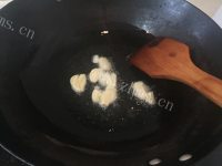 美味的铁锅豆角焖面做法图解8)
