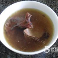黑豆老鼠干煲猪骨汤