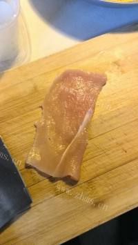 可口的培根芝士鸡肉卷做法图解2)